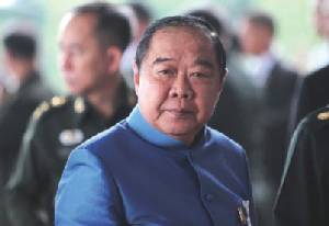 ตั้ง “พี่ใหญ่” ขันนอตเสนาบดี ส่งสัญญาณยกเครื่อง ครม.