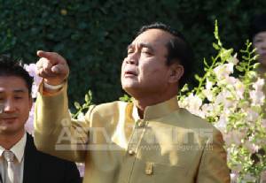 “บิ๊กตู่” สุดทุ่มเท มองตัวเองคงเป็น ขรก. ถ่อมตัวทหารแก้ปัญหาไม่ได้ ขอ ขรก.ช่วย