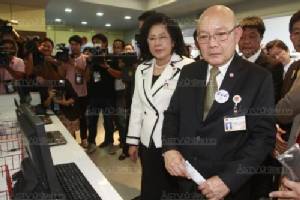 “เทียนฉาย-อาทิตย์” ประเดิมรายการ สปช.เสียง ปชช.-กมธ.จี้สื่อคุมกันเอง หลังแต่งไม่สุภาพ