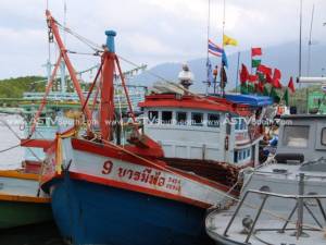 เข้ารายงานตัวแล้ว ตร.ระนองใช้อาวุธปืนยิงเรือประมง ทร.แจงไม่เข้าข้างใคร