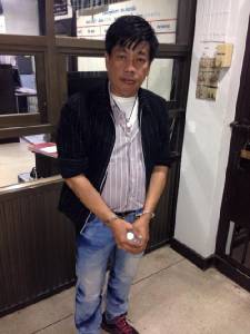 รวบช่างกรอบรูปใช้ค้อนทุบหัว จนท.ดีเอสไอ สาหัส