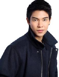 หนุ่มหล่อล่ำ "นนท์ อัลภาชน์ ณ ป้อมเพชร" จับมือเพื่อนเซเลบขายข้าวกล่องแคลอรี่ต่ำ
