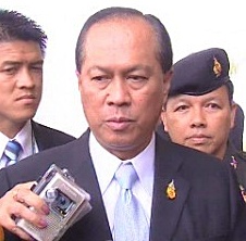 มท.1 ชี้เลขาฯทูตมะกันลงพื้นที่พบแกนนำแดงทำได้ หวังไม่ยุ่งเกี่ยวเรื่องภายในไทย