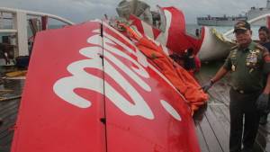 ทีมสืบสวนปัดข่าวนักบิน QZ8501 ลุกจากที่นั่งไปซ่อมคอมพ์ทำเครื่องดิ่งทะเล