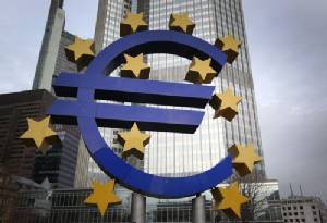 Euro holds up on relief over Greek bank funding