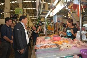 “พาณิชย์” ตรวจตลาดรับตรุษจีน ยันหมู ไก่ทรงตัว เว้นส้มราคาขึ้น คิวต่อไปสำรวจตลาดเยาวราช