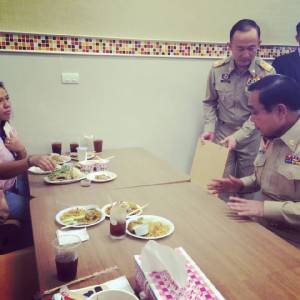คอหวยสะดุ้ง! “ประยุทธ์” เตือนเป็นไทยพุทธอย่าเล่นการพนัน