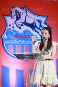 "ฉ่วย" เชื่อ "มาดามแป้ง" แค่โบกมือก็ระงับอารมณ์เดือดแฟนท่าเรือ