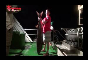 ตกปลาที่สแปร็ตลีย์ จับ “บิ๊กเกมส์” ด้วยสองมือกับเบ็ดสายธรรมดาๆ
