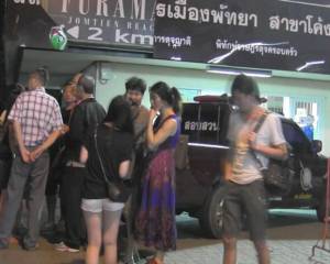 ไกด์ทัวร์แสบลอยแพนักท่องเที่ยวชาวจีน 33 ชีวิต กลางเมืองพัทยา