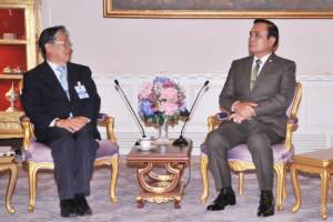 “ประยุทธ์” เรียกถกเหตุคาร์บอมบ์นราฯ - กอ.รมน.ชี้เป้าลดทอนเศรษฐกิจ - เอฟ 16 ตกไม่เกี่ยวคอบร้าโกลด์