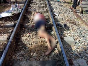 ชายชราถูกรถไฟขบวนมหาชัยเหยียบร่างเละ