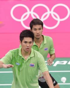 “เอ” เจ็บไหล่ ถอดแข่งคู่ “อาร์ท” 3 รายการ
