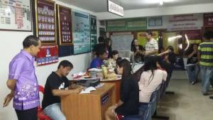 ทหาร-ตร.อุบลฯ จับ 4 หญิงลาวขายแรงงานในคาราโอเกะ