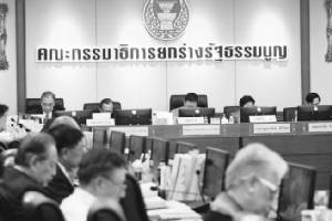 นายกฯ คนนอก-เลือก ส.ว.ทางอ้อม จงใจสร้างเงื่อนไขป่วน!?