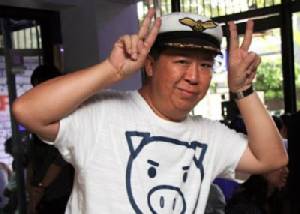 "จับเข่าคุยเจ้าสัวชาเขียว"