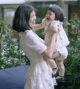 "พนิดา เอี่ยมศิรินพกุล" อุ้มน้องชื่นใจเปิด สนพ.ยาหยี