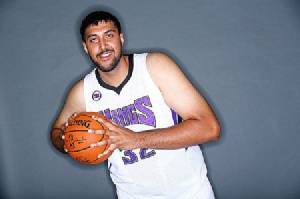 "ภูลลาร์" เซ็นคิงส์ 10 วัน ผู้เล่นเชื้อสายโรตีคนแรก NBA