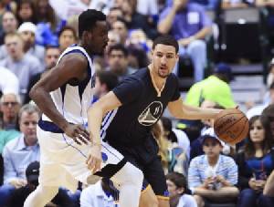 "นักรบ" ทุบแมฟส์ชนะ 12 เกมติด จ่อซิวอันดับ 1 NBA