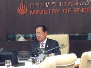 เร่งสร้างผลงาน “กบง.” ควักเงินกองทุนฯ เบรกขึ้นราคาขายปลีกน้ำมัน