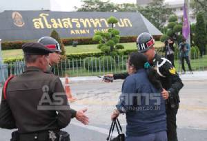 ทหารฉายภาพที่มาปัญหาเวที ศปป. “แม่ทัพภาค 1” เผย อาจจัดเวทีใหญ่รับฟังความเห็นร่าง รธน.