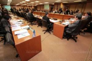 ชาวอยุธยาแห่ร่วมเวทีเผยแพร่ รธน. กมธ.ยกร่างฯ ฉะวัวสันหลังหวะโวย กลัวถูกสอบ