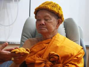 ในหลวงพระราชทาน “โกศโถ” บรรจุศพหลวงพ่อคูณ