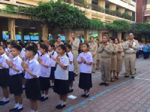 แนะ 5 เทคนิคกล่อมลูกไม่ยอมไปโรงเรียน