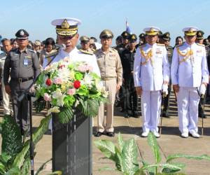 ทัพเรือภาค 2 วางพวงมาลารำลึกวันอาภากร “องค์บิดาของทหารเรือไทย”