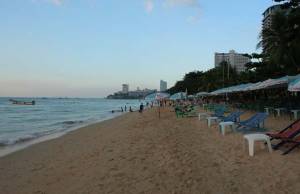 เจ้าท่าพัทยา มั่นใจเสริมทรายชายหาดพัทยาแล้วเสร็จปี 58
