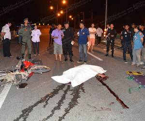 นักศึกษาอาชีวะเบตงโดนแทงพรุนจมกองเลือดดับกลางถนน