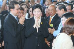 ล็อก “ปู” ตัวประกัน “ทักษิณ” ดิ้นสู้  “บิ๊กตู่” อยู่ยาว