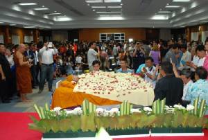 โคราชเปลี่ยนสถานที่จัดงานบำเพ็ญกุศลครบ 15 วันมรณภาพ “หลวงพ่อคูณ”(ชมคลิป)