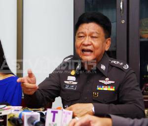 “ประวุฒิ” ปัด ตร.ชงเรื่องถอนพาสปอร์ต “แม้ว” ชี้ กต.ใช้ดุลพินิจเอง