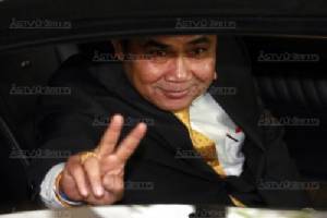 สาวใหญ่นครปฐมดักพบ “ประยุทธ์” ร้องถูกกลั่นแกล้งกล่าวหาบ้านปล่อยสารเคมีรุนแรง
