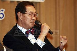 เศรษฐกิจดี๊ดี? “หม่อมอุ๋ย” อวดไตรมาสแรกโต 3% โยนขี้ “ยิ่งลักษณ์” ค่าแรง 300 ตัวถ่วงการแข่งขัน