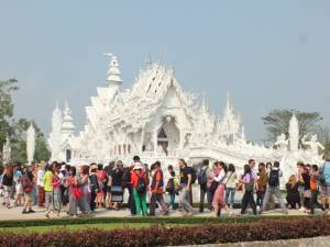 “วัดร่องขุ่น” จัดหนักทัวร์จีน! ประณามออกสื่อไม่เคารพสถานที่!! [ชมคลิป]