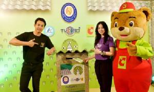 บิ๊กซี ชวนคนใจบุญบริจาคกล่องเครื่องดื่มทำแผ่นหลังคาเขียว