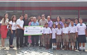 ที ลีสซิ่ง สนับสนุนการศึกษาไทย มอบคอมพิวเตอร์แก่เด็กๆ