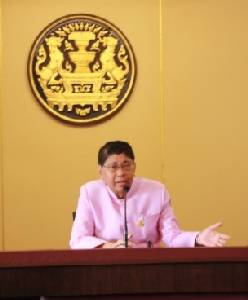 วงถก ครม.- คสช.ไฟเขียว ลงประชามติ “ร่าง รธน.” ตั้งคำถามอื่นควบคู่  ไม่ชัดมีคำถามอยู่ต่อ 2 ปี หรือไม่