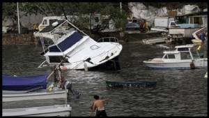 เปอร์โตริโกห้ามเรือเล็กทุกชนิดออกนอกหาดระดับโลก “เปอร์โตริโก วัลลาร์ตา” หลังพายุเฮอริเคนคาร์ลอสที่เริ่มอ่อนตัว ยังคงเดินหน้าเลียบฝั่งตะวันตกเฉียงใต้ของเม็กซิโก