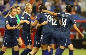 "สาวน้ำหอม" อัดโสม 3-0 ชนอินทรีเหล็ก
