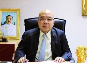 “สุรินทร์” แถลงลุยธุรกิจปุ้มปุ้ยไม่สนขัดแย้งในตระกูล “โตทับเที่ยง”
