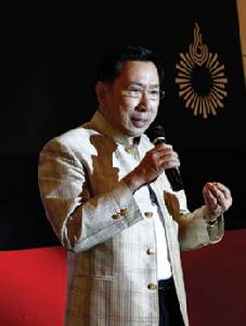 "อาทิตย์ อุไรรัตน์" ขอบคุณ "ไทยพาณิชย์" ประเมิน "ม.รังสิต" มหาวิทยาลัยชั้นต่ำ