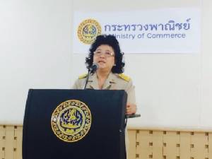 ภาคประชาชนยื่นหนังสือ “ฉัตรชัย” ค้านรับจดสิทธิบัตรยาไวรัสตับอักเสบซี