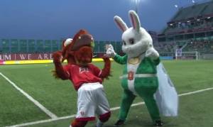 แบทเทิลหนักมาก!มาสคอต"บีจี-มังกรไฟ"โชว์ลีลาแดนซ์ยับ(คลิป)