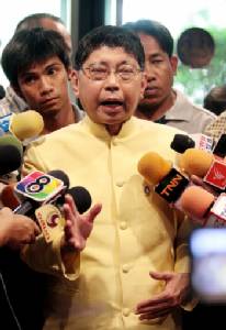เสียดายเงินวางศาล “วิษณุ”อ้าปากเห็นลิ้น“ปู”