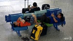 บาหลีปิดสนามบินอีกรอบ เจอเถ้าภูเขาไฟราอุงปกคลุม