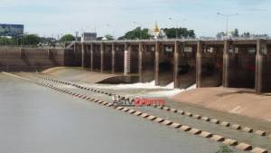 เขื่อนเจ้าพระยาชัยนาทเพิ่มระบายน้ำท้ายเขื่อนผลักดันน้ำเค็มกระทบสถานีสูบน้ำดิบสำแล
