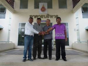 “ผู้นำท้องที่-ท้องถิ่น” รอบ มวล.ประสานมือสยบทุกปัญหาเดินหน้าสร้าง “ศูนย์การแพทย์”